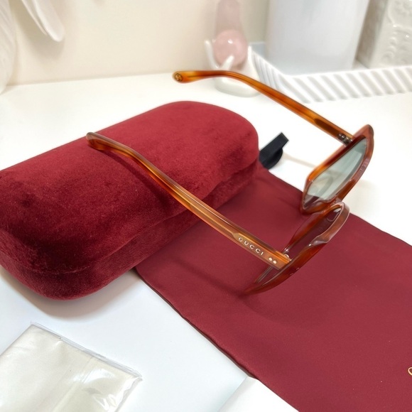 Gucci Havana Brown / Green Butterfly Shape Sunglasses main image 4